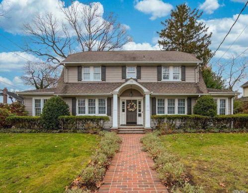 170 Harvard Ave, Rockville Centre, NY 11570-1913