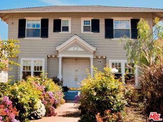 416 Van Ness Ave, Los Angeles, CA 90004-1526