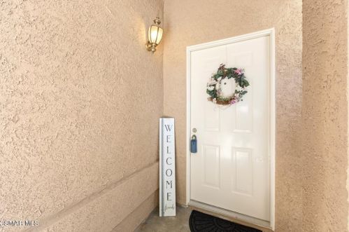 28120 Bobwhite Cir, Santa Clarita, CA 91350-4460