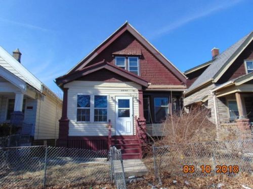 3711 25th St, Milwaukee, WI 53206-1332