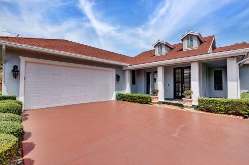 1031 Sunset Rd, West Palm Beach, FL 33401-7545