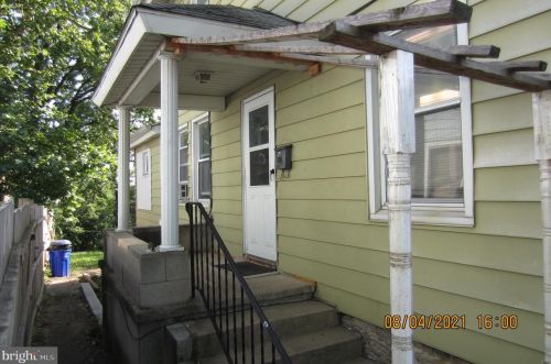 24 Columbia Rd, West Enola PA  17025-2401 exterior