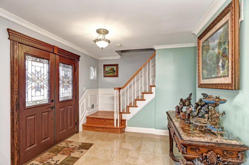 13 Peggy Rd, East Brunswick, NJ 08816-3939