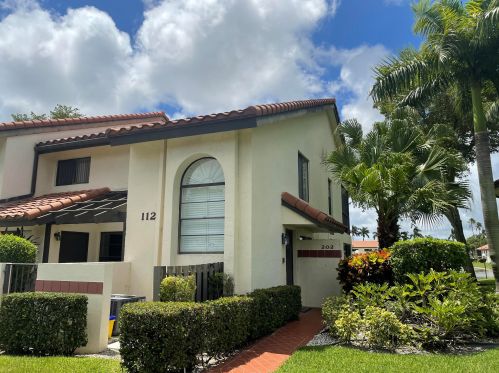 10255 Circle Lake Dr, Boynton Beach, FL 33437-3439