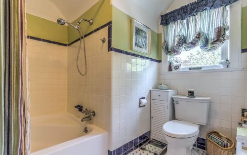 112 Holland Ave, Floral Park NY  11001-1202 exterior