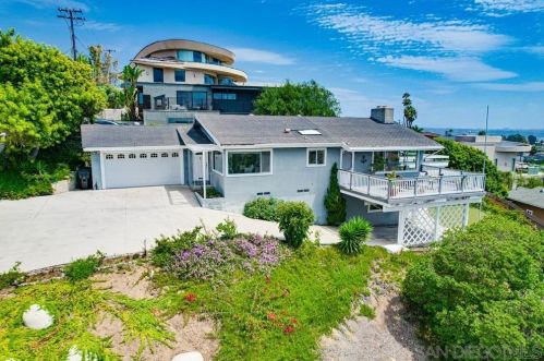 1527 Loring St, San Diego CA  92109-1765 exterior