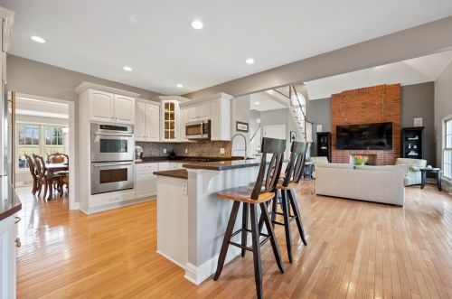 1555 Alaqua Dr, Sewickley PA  15143-9567 exterior