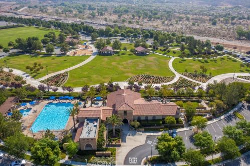23860 Toscana Dr, Santa Clarita CA  91354-3015 exterior