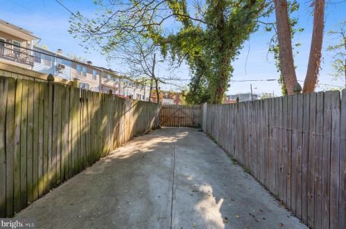 2015 Naylor Rd, Washington DC 20020-4515 exterior