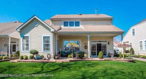 6 Seminole Ct, Jackson Twp NJ  08527-4042 exterior