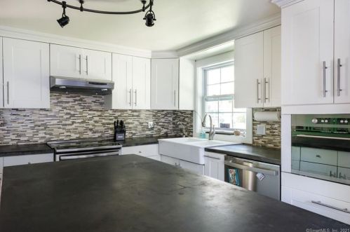 83 Maltbie Ave, Stamford CT  06902-1109 exterior