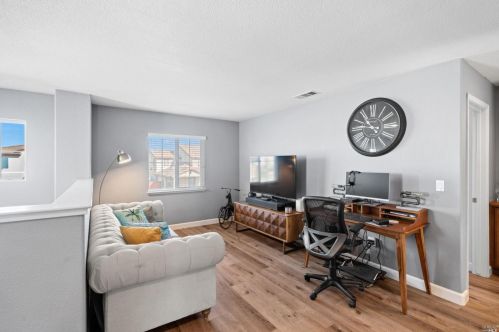 7018 Westminster Ct, Vacaville CA  95687-8254 exterior