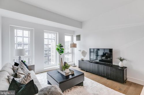 1101 Ludlow St, Philadelphia PA  19107-4222 exterior