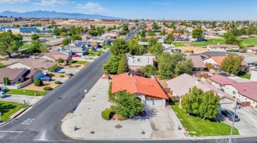 12542 Spring Valley Pkwy, Victorville CA  92395 exterior
