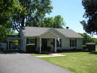 101 Mcbride Cv, Adamsville, TN 38310-1800