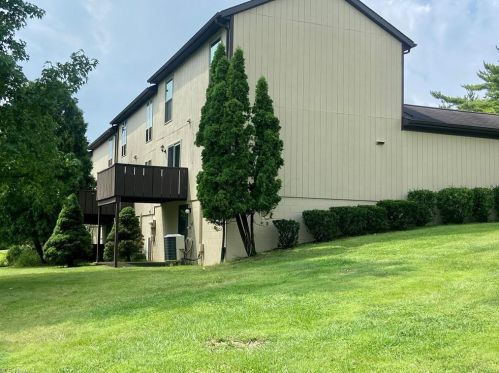 1100 Slope Bay, Zanesville OH  43701-1568 exterior