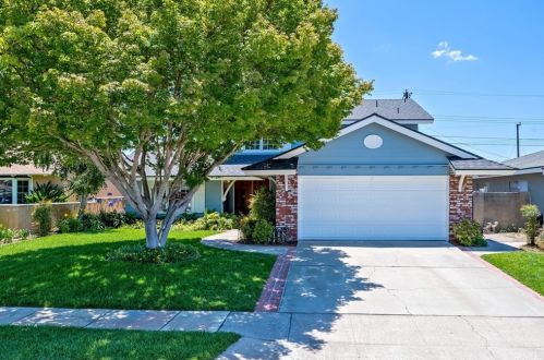 4892 Park Ave, Cypress, CA 90630-2641