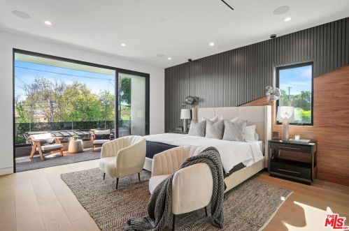 4736 Burnet Ave, Van Nuys CA  91403-2412 exterior