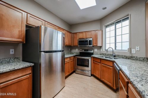 4776 Eva St, Glendale, AZ 85302-3664