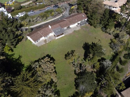 1472 Padre Ln, Pebble Beach CA  93953-3607 exterior