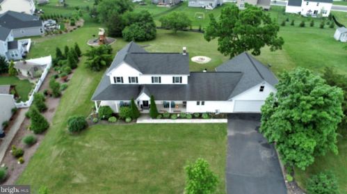 102 Allegheny Ln, Carlisle PA  17013-9103 exterior