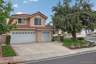 1809 Paseo Del Lago Dr, Vista, CA 92081-5462