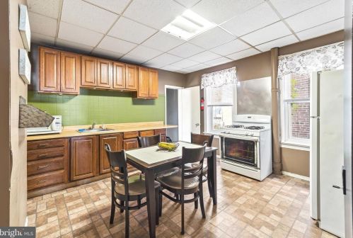 33 Mcclellan Ave, Trenton NJ 08610-6050 exterior