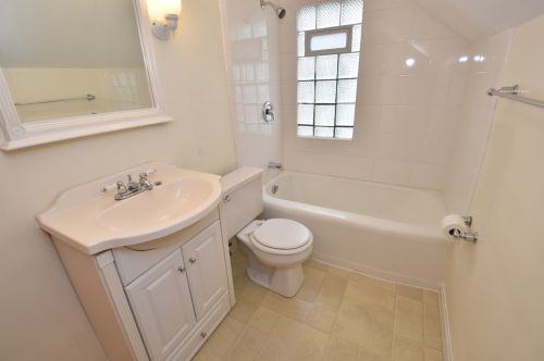 8330 Portland Ave, Milwaukee WI 53213-3018 exterior