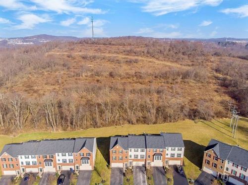 326 Maple Ridge Dr, Canonsburg, PA 15317-7304
