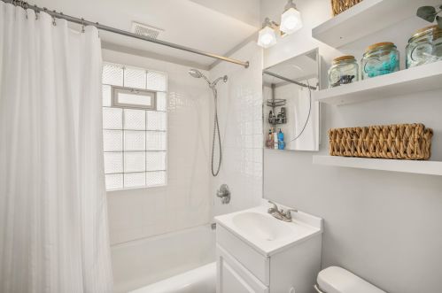 3412 87 St, Milwaukee WI 53227-4515 exterior