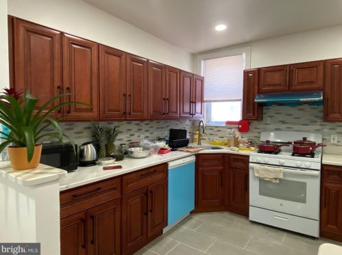 4935 C St, Philadelphia PA  19120-4310 exterior