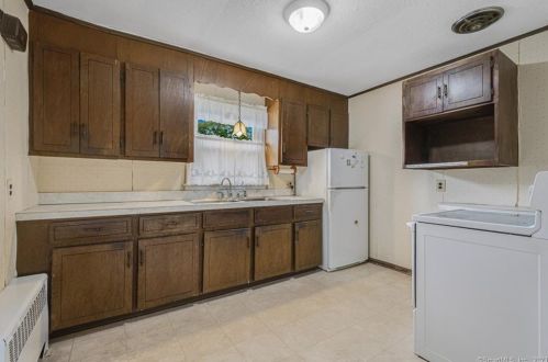 107 Butternut Ridge Rd, Waterbury, CT 06706-2311