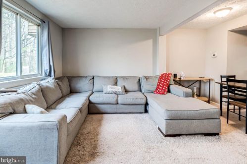 8629 Kenosha Ct, Lorton VA  22079-3045 exterior