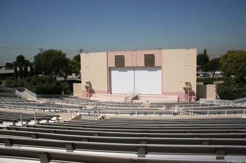 13501 El Dorado Dr, Seal Beach CA  90740-3518 exterior