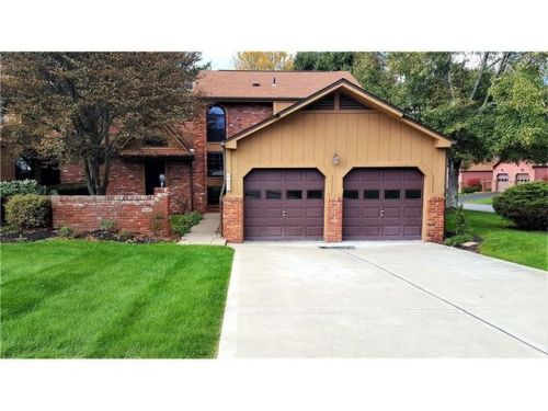 1102 Old Farm Rd, Lawrence, PA 15055-1027