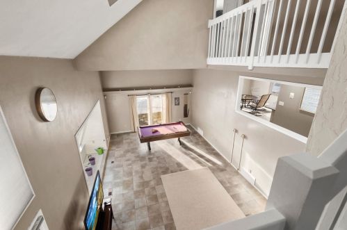 8 Kipford Way, Nashua NH 03063-1504 exterior