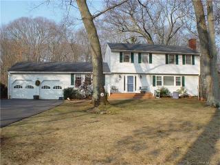 92 Horseshoe Rd, Guilford, CT 06437-2918