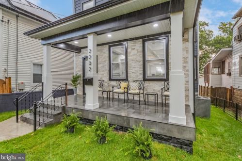2202 Lawrence St, Washington, DC 20018-2818