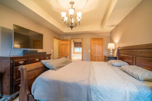 1180 Auburn Rd, West Bend WI  53090-5465 exterior