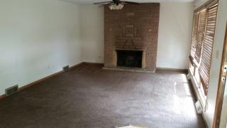 1870 Elaine Dr, Manhattan KS  66502-3305 exterior