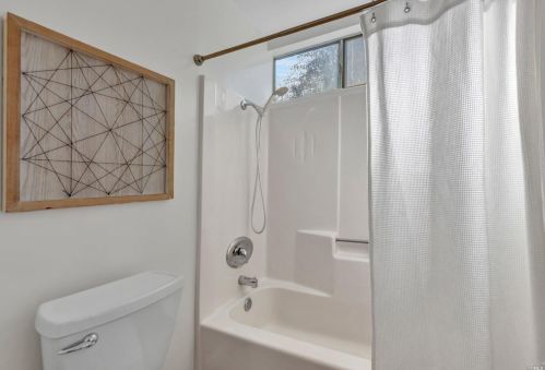 434 Brentwood Dr, Benicia CA  94510-1437 exterior