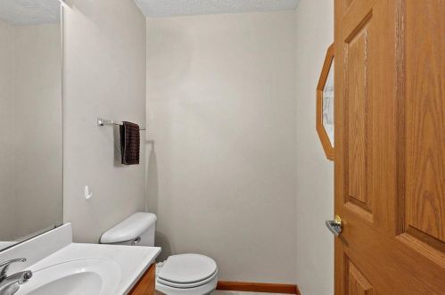 401 Highview Dr, Bellefontaine OH  43311-9145 exterior