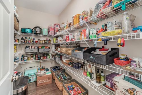 105 Woodside Park Dr, Amelia OH  45102-8711 exterior