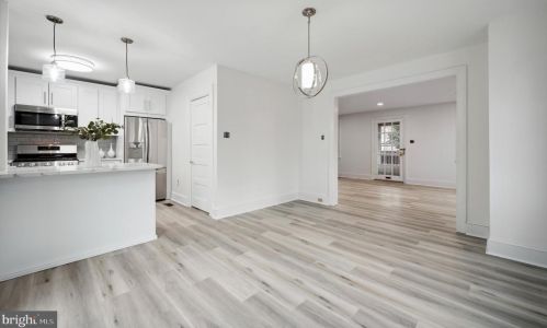 156 Edgemont Ave, Ardmore PA  19003-3111 exterior