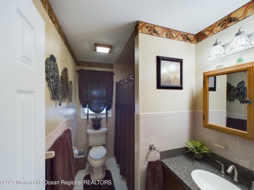 300 Albert Ave, Lakewood NJ  08701-5405 exterior