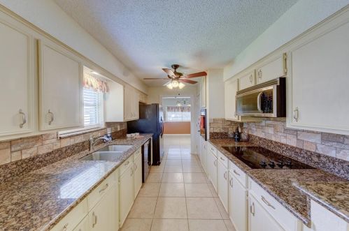 1705 20 Ave, Texas City TX  77590-5226 exterior