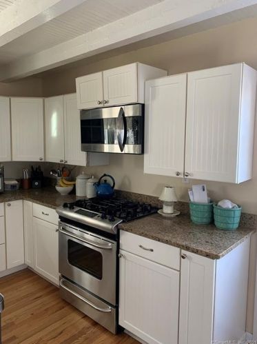 9 Grant St, Milford CT 06460-5311 exterior