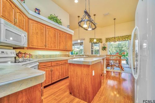 1422 Dolph Cir, Ormond Beach FL 32174-2891 exterior