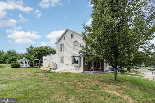 1515 Herrs Ridge Rd, Gettysburg, PA 17325-8406
