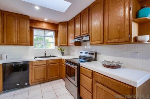 5027 Glasgow Dr, San Diego CA 92117-1037 exterior